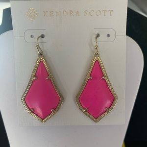Kendra Scott Alex Magenta Earrings w/ box